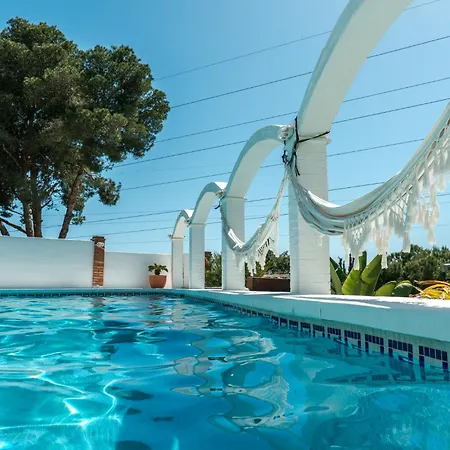 Villa Lina - Andalusian 3-bedroom With Pool & Ocean View Málaga
