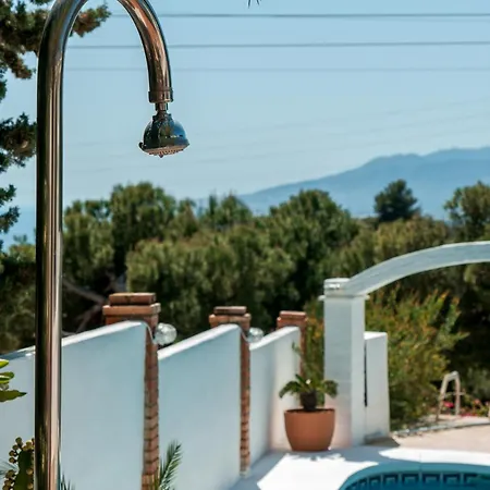 Villa Lina - Andalusian 3-bedroom With Pool & Ocean View *